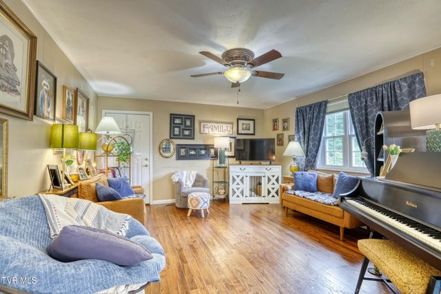 159 Reynolds Hills Drive, Rogersville, TN 37857