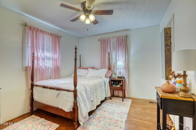 159 Reynolds Hills Drive, Rogersville, TN 37857