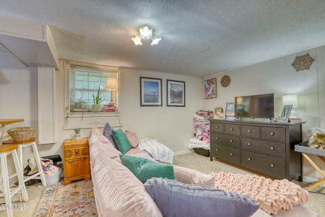 159 Reynolds Hills Drive, Rogersville, TN 37857