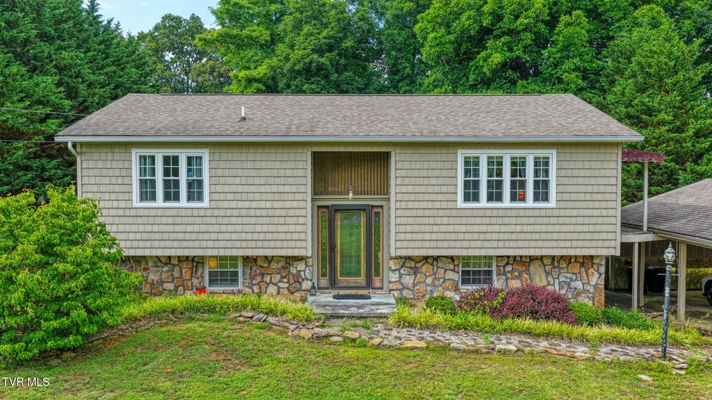 159 Reynolds Hills Drive, Rogersville, TN 37857
