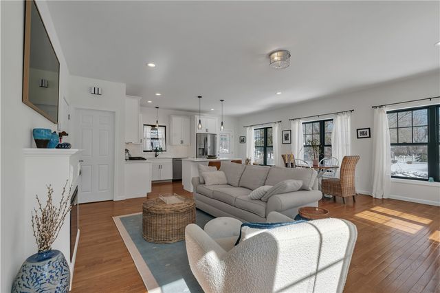 17 Wuddall Avenue, Warwick, RI 02889