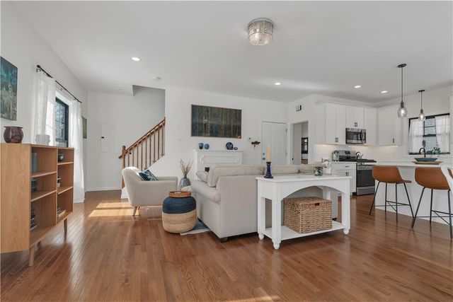 17 Wuddall Avenue, Warwick, RI 02889