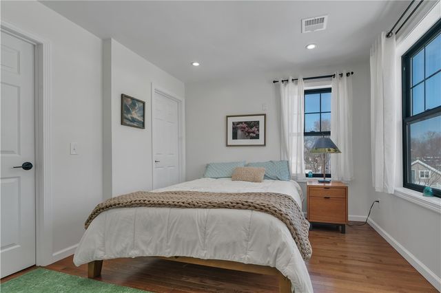 17 Wuddall Avenue, Warwick, RI 02889