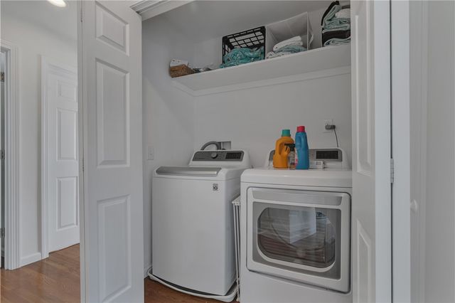 17 Wuddall Avenue, Warwick, RI 02889