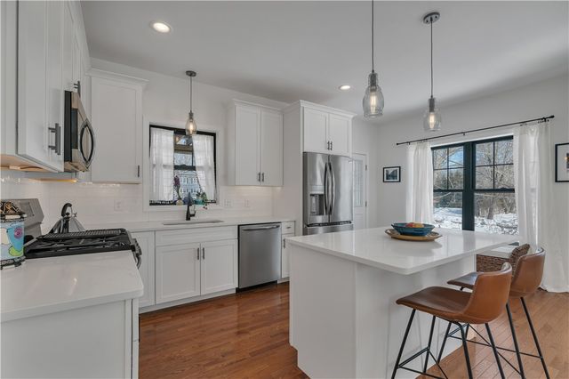 17 Wuddall Avenue, Warwick, RI 02889