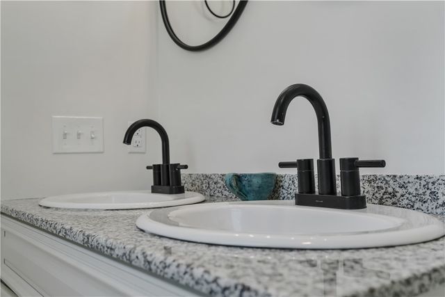 17 Wuddall Avenue, Warwick, RI 02889