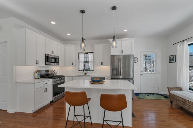 17 Wuddall Avenue, Warwick, RI 02889