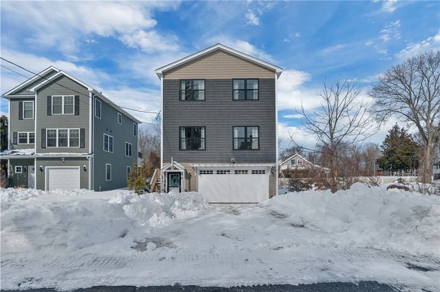 17 Wuddall Avenue, Warwick, RI 02889