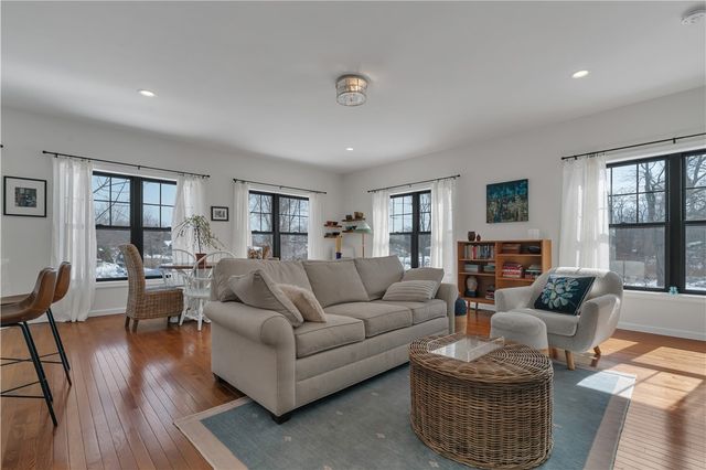 17 Wuddall Avenue, Warwick, RI 02889