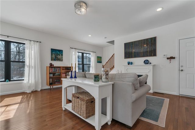 17 Wuddall Avenue, Warwick, RI 02889