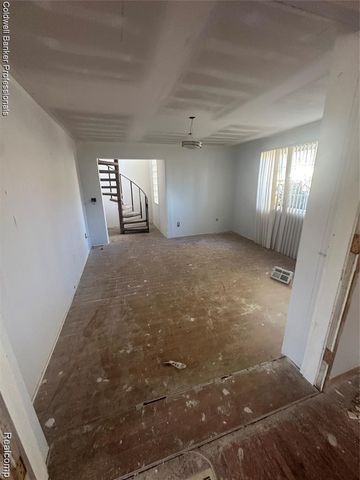 29585 Woodhaven Lane, Southfield, MI 48076