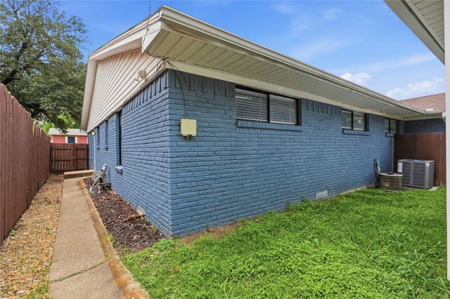 10805 Lake Gardens Drive, Dallas, TX 75218