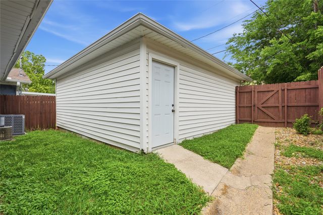 10805 Lake Gardens Drive, Dallas, TX 75218