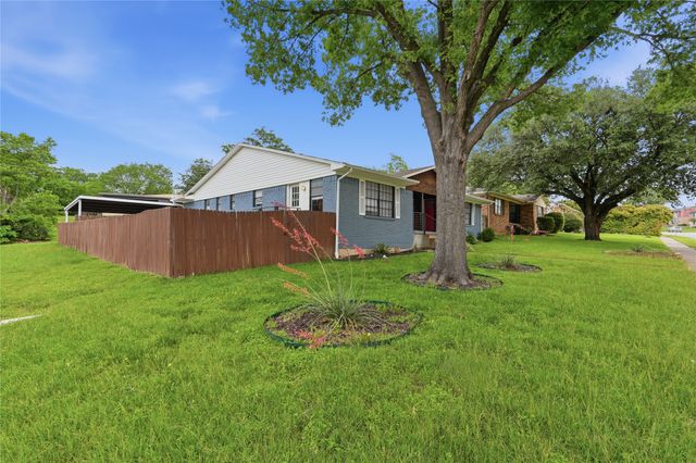 10805 Lake Gardens Drive, Dallas, TX 75218