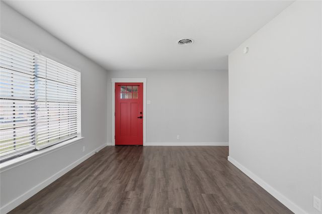10805 Lake Gardens Drive, Dallas, TX 75218