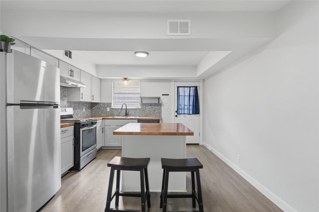 10805 Lake Gardens Drive, Dallas, TX 75218