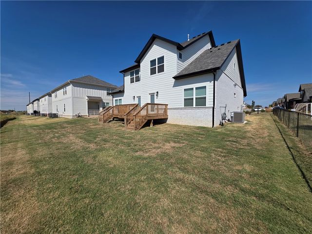 2803 SW Hampshire Avenue, Bentonville, AR 72713