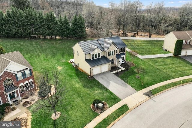 735 CLYDESDALE DR, York, PA 17402