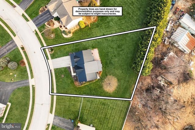 735 CLYDESDALE DR, York, PA 17402