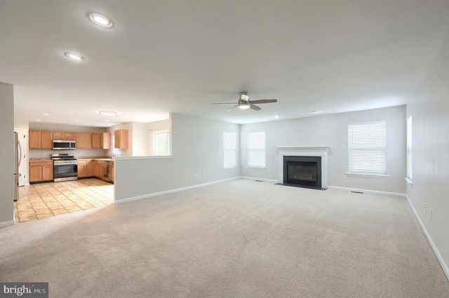 735 CLYDESDALE DR, York, PA 17402