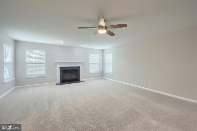 735 CLYDESDALE DR, York, PA 17402