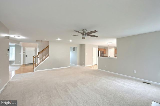 735 CLYDESDALE DR, York, PA 17402