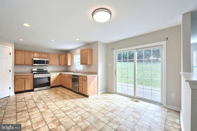 735 CLYDESDALE DR, York, PA 17402