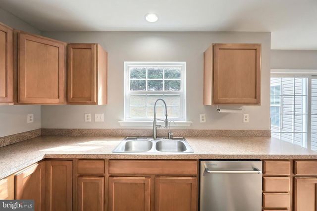 735 CLYDESDALE DR, York, PA 17402