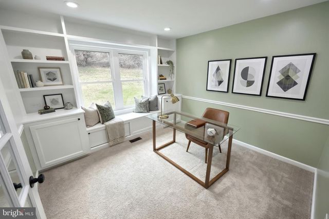 735 CLYDESDALE DR, York, PA 17402