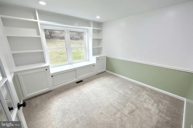 735 CLYDESDALE DR, York, PA 17402