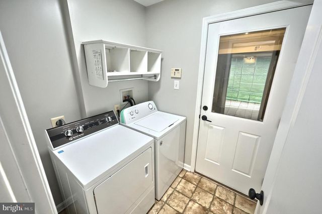 735 CLYDESDALE DR, York, PA 17402