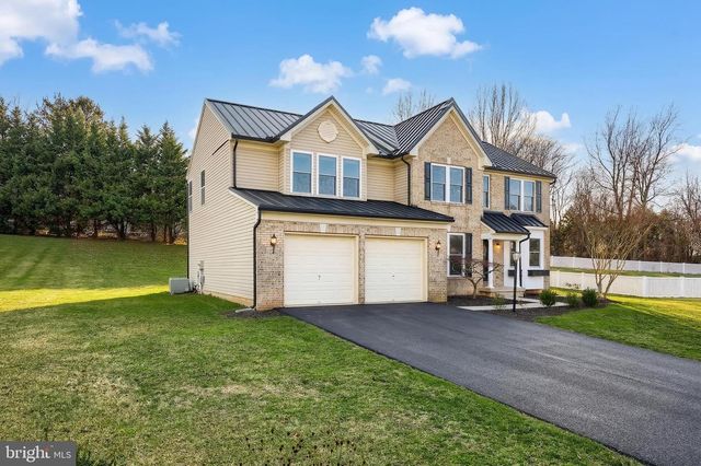 735 CLYDESDALE DR, York, PA 17402