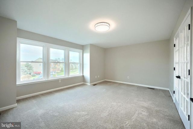 735 CLYDESDALE DR, York, PA 17402