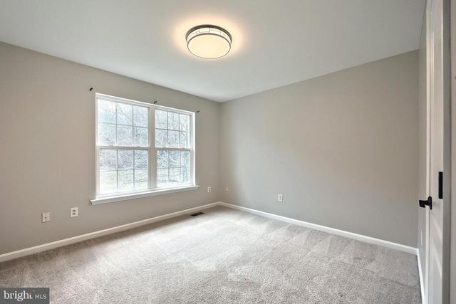 735 CLYDESDALE DR, York, PA 17402