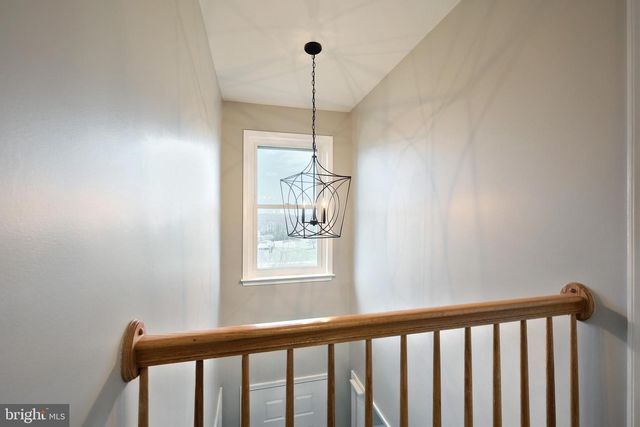 735 CLYDESDALE DR, York, PA 17402