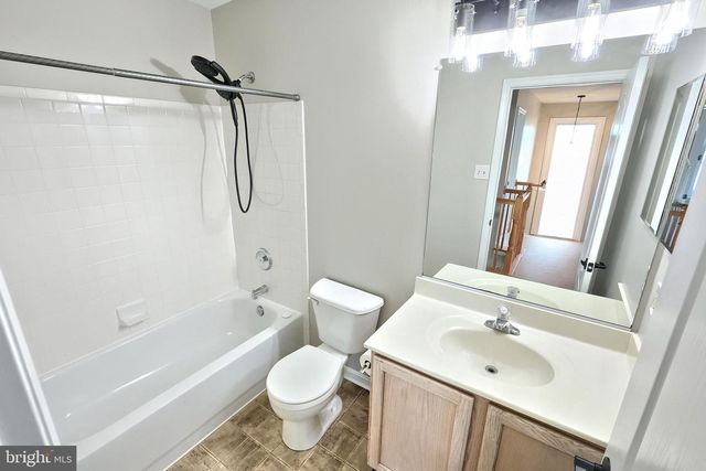 735 CLYDESDALE DR, York, PA 17402