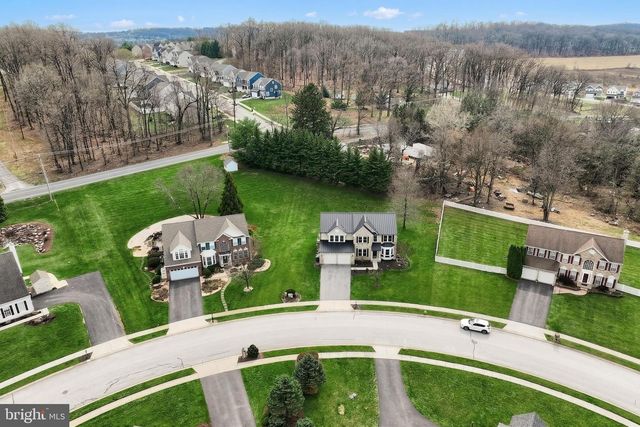 735 CLYDESDALE DR, York, PA 17402