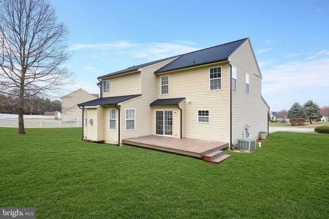 735 CLYDESDALE DR, York, PA 17402