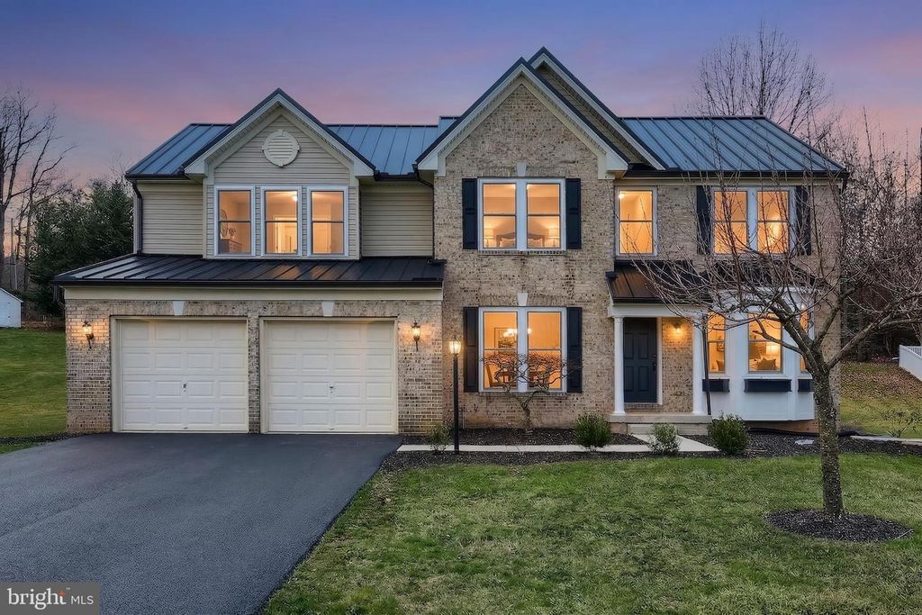 735 CLYDESDALE DR, York, PA 17402