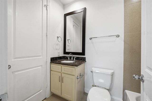 5716 Kansas St B, Houston, TX 77007