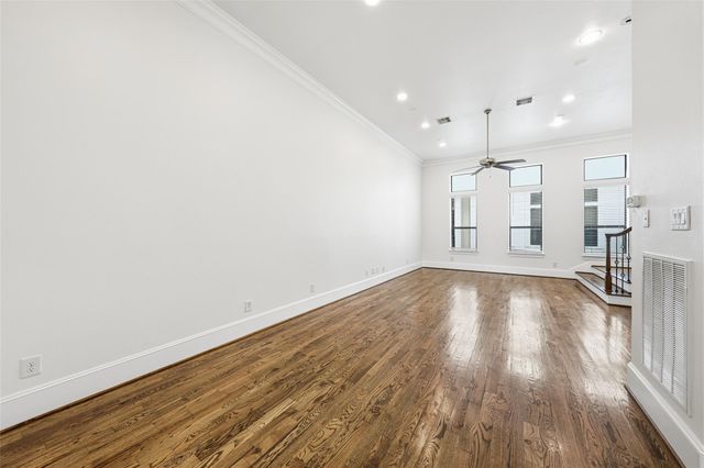 5716 Kansas St B, Houston, TX 77007