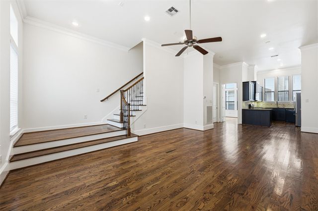 5716 Kansas St B, Houston, TX 77007