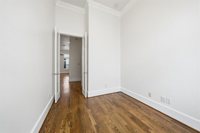 5716 Kansas St B, Houston, TX 77007