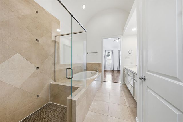 5716 Kansas St B, Houston, TX 77007