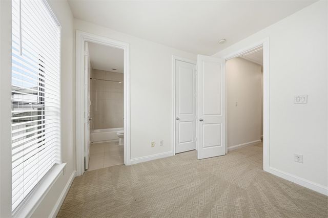 5716 Kansas St B, Houston, TX 77007