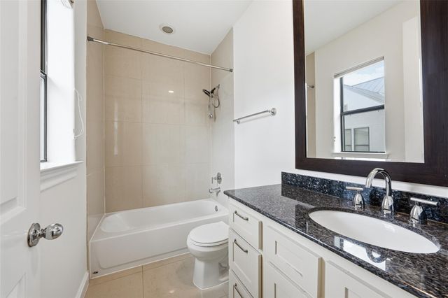 5716 Kansas St B, Houston, TX 77007