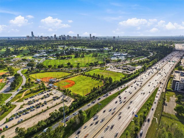 5716 Kansas St B, Houston, TX 77007