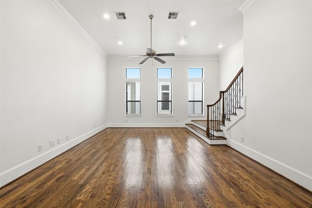 5716 Kansas St B, Houston, TX 77007