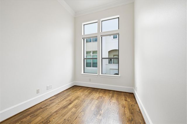 5716 Kansas St B, Houston, TX 77007