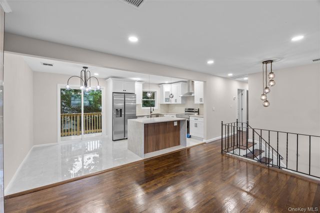 2907 Sipp Avenue, Medford, NY 11763